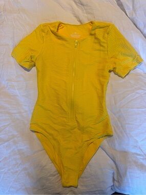 Short-Sleeve Yellow Zip-Front Women's Swim Bodysuit